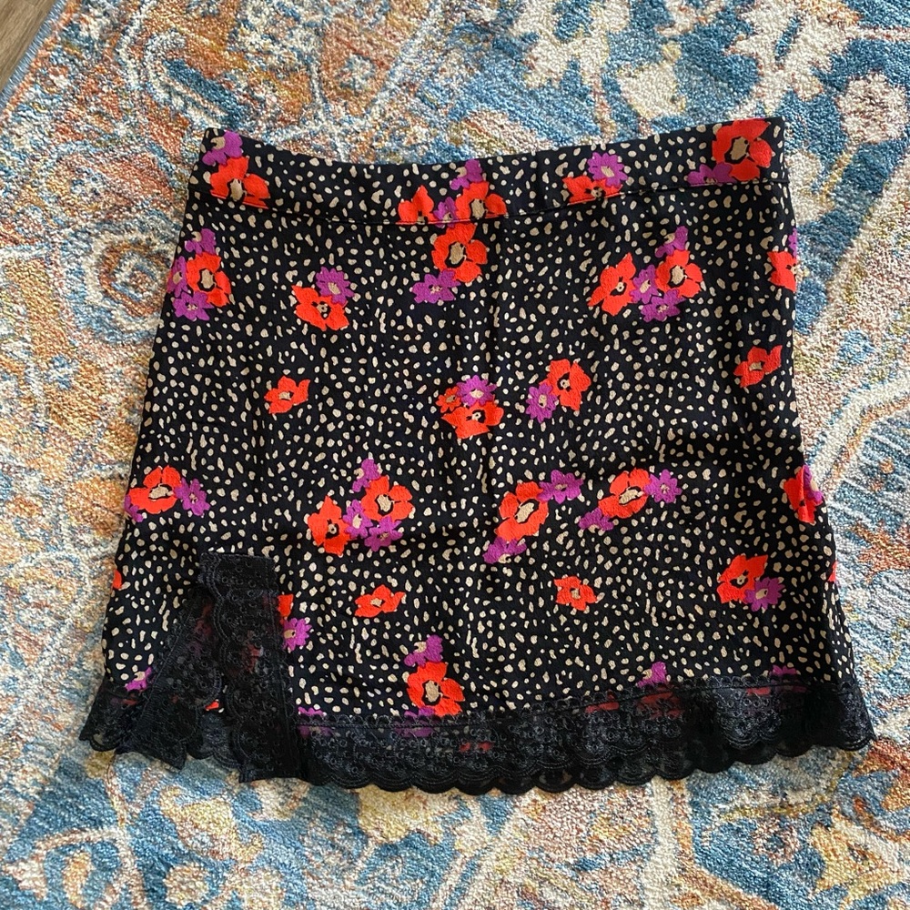 Urban Outfitters Mini Skirt 🌷